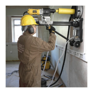 DeWalt D21585 - Trojrýchlostný vŕtací motor 2500W pre mokré diamantové vŕtanie